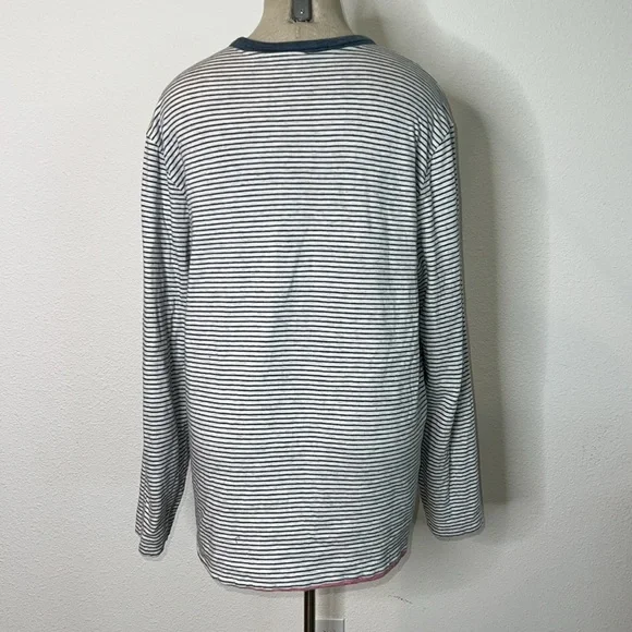 Faherty Cloud Cotton Reversible Shirt in Faded Flag Heather and Navy Stripe - Picture 2 of 5